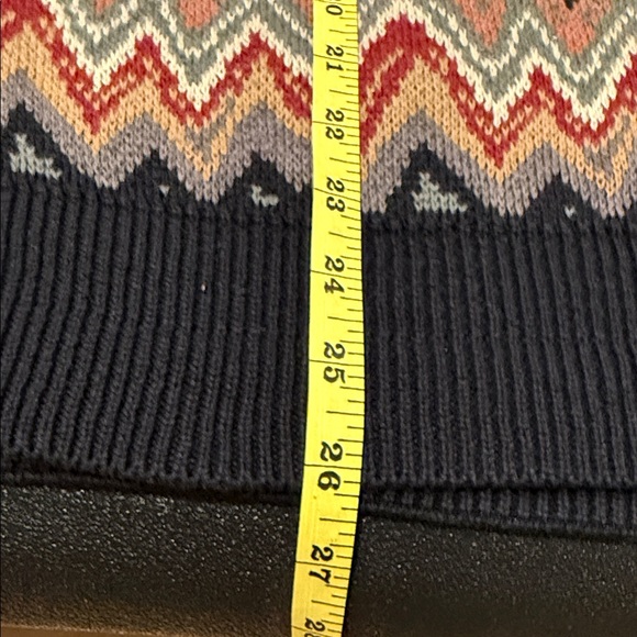 Men's Chevron Pattern Crewneck Sweater - Picture 7 of 7